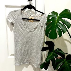 Hollister Vneck T-shirt